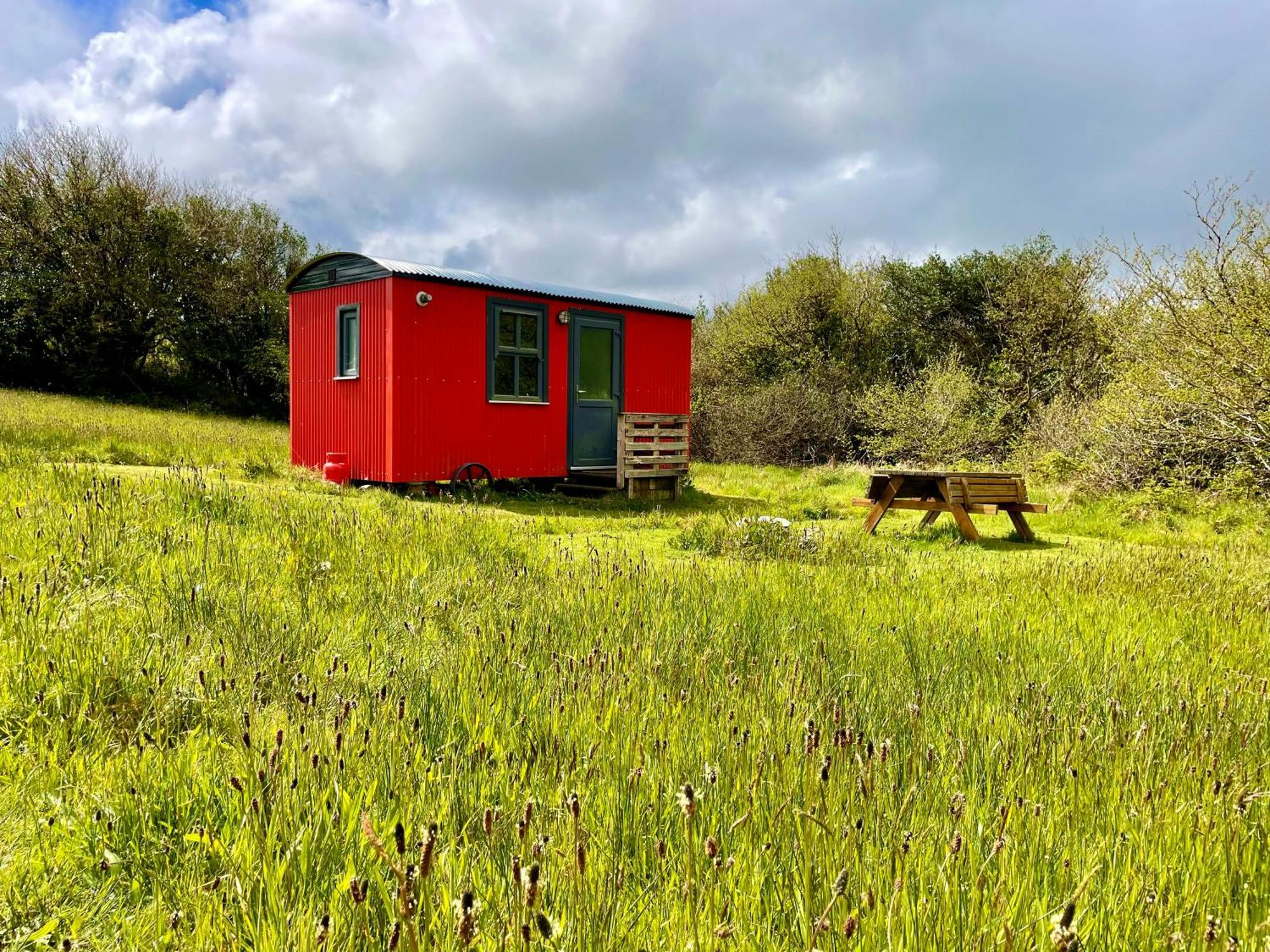 Stepping Stones Glamping Little Red Hotel Bantry Exterior photo